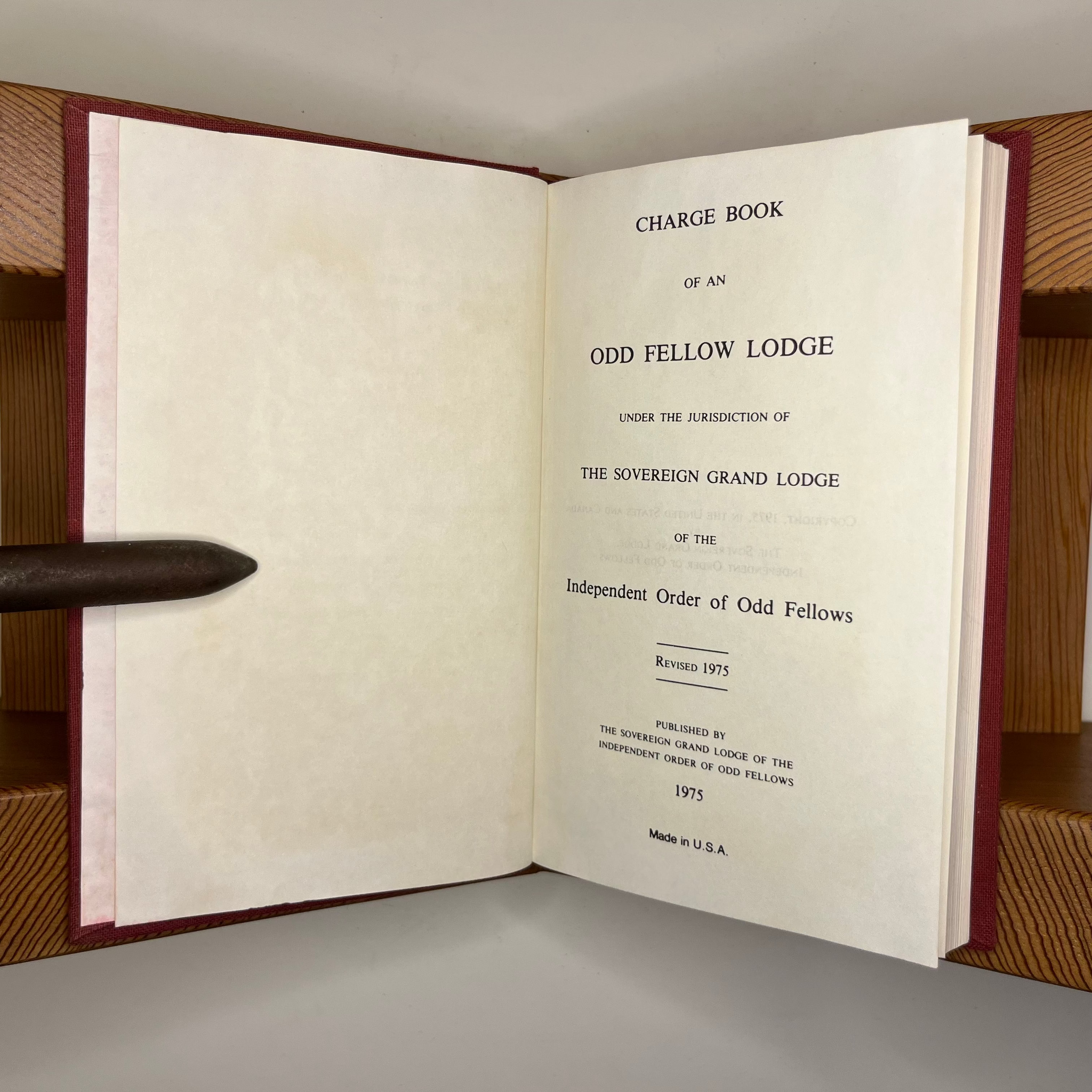 1975 Masonic International Order Of Odd Fellows Charge Book